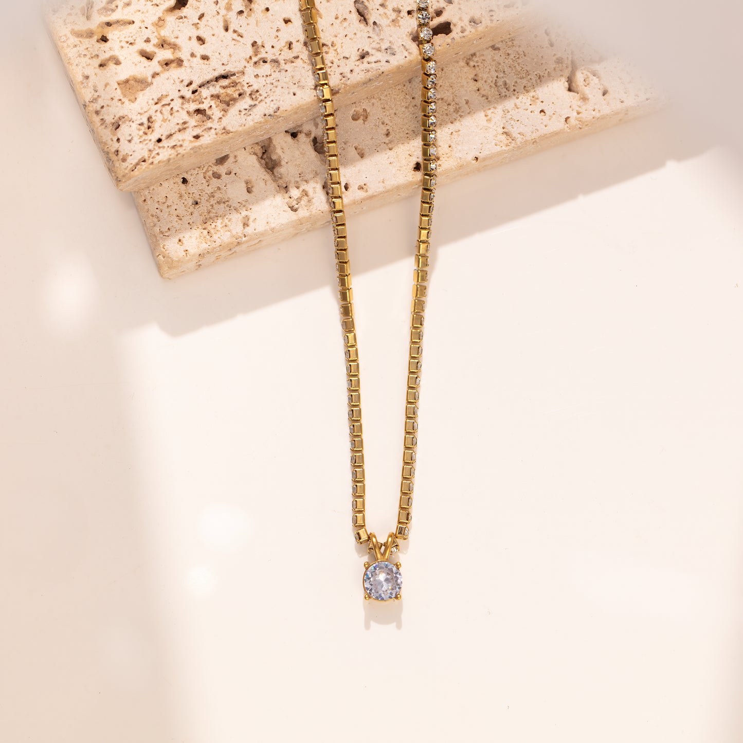 Solitaire Glow Pendant